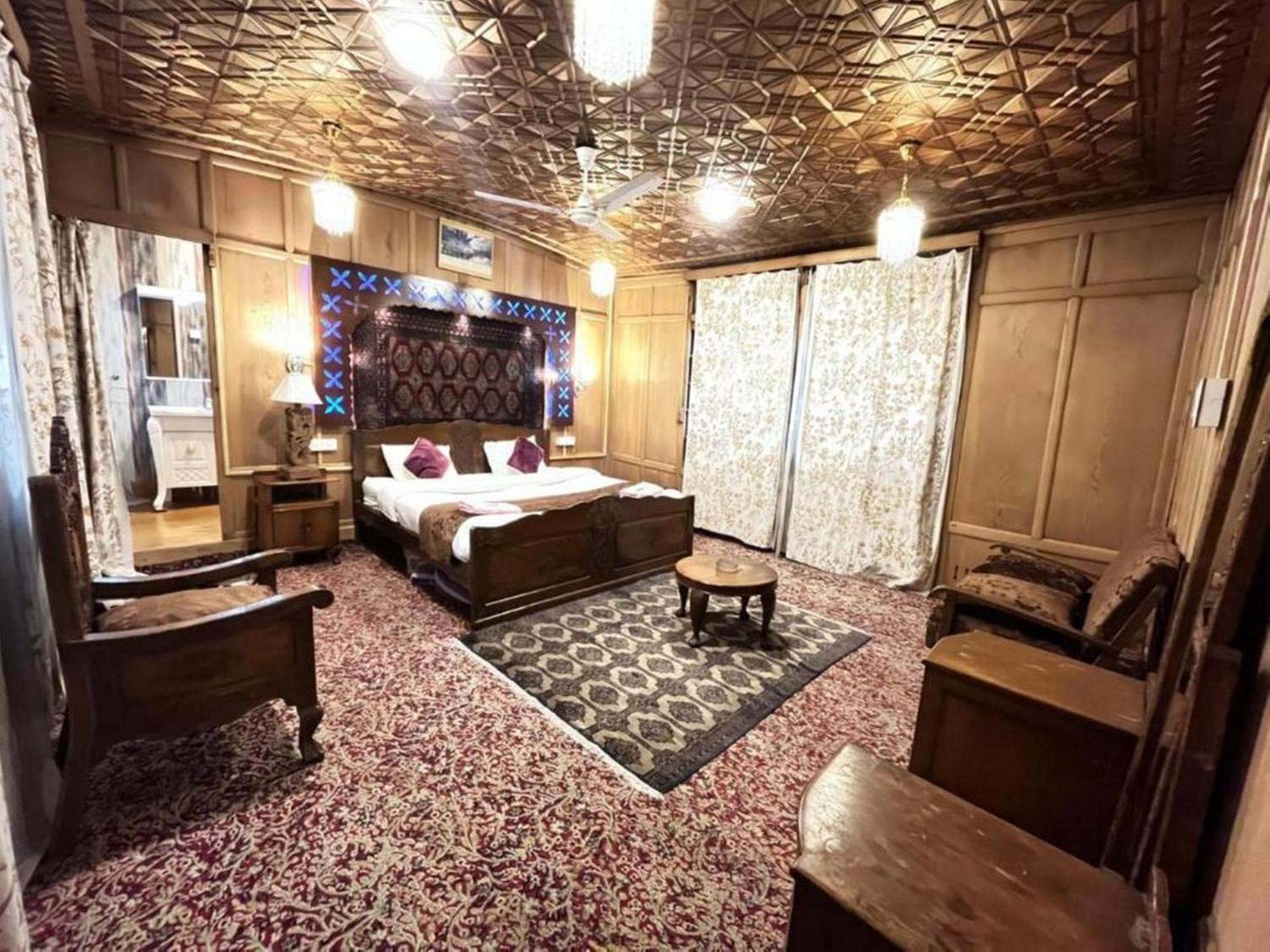 Floating Luxury Group Of Houseboats Hotel Srīnagar Exterior foto