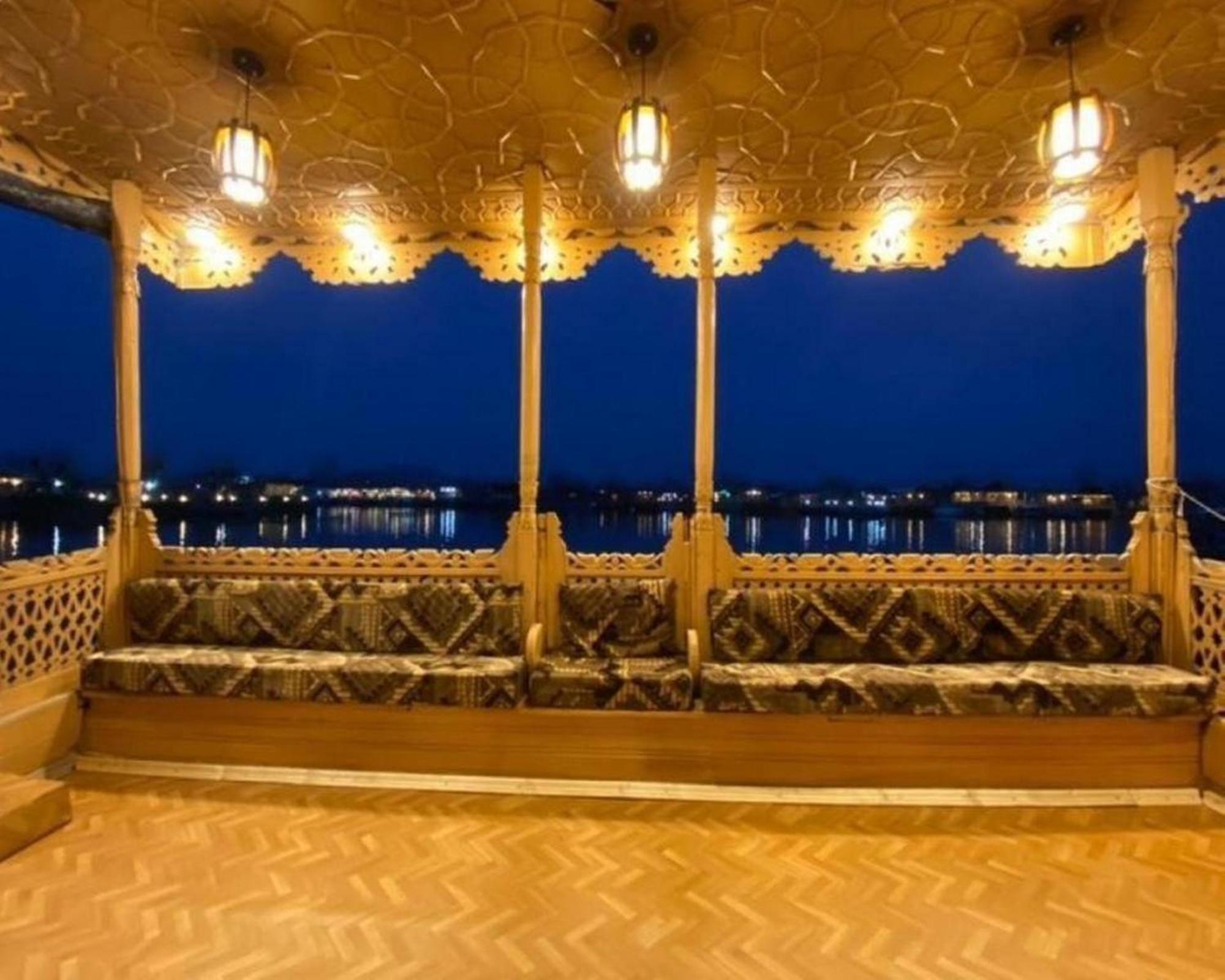 Floating Luxury Group Of Houseboats Hotel Srīnagar Exterior foto