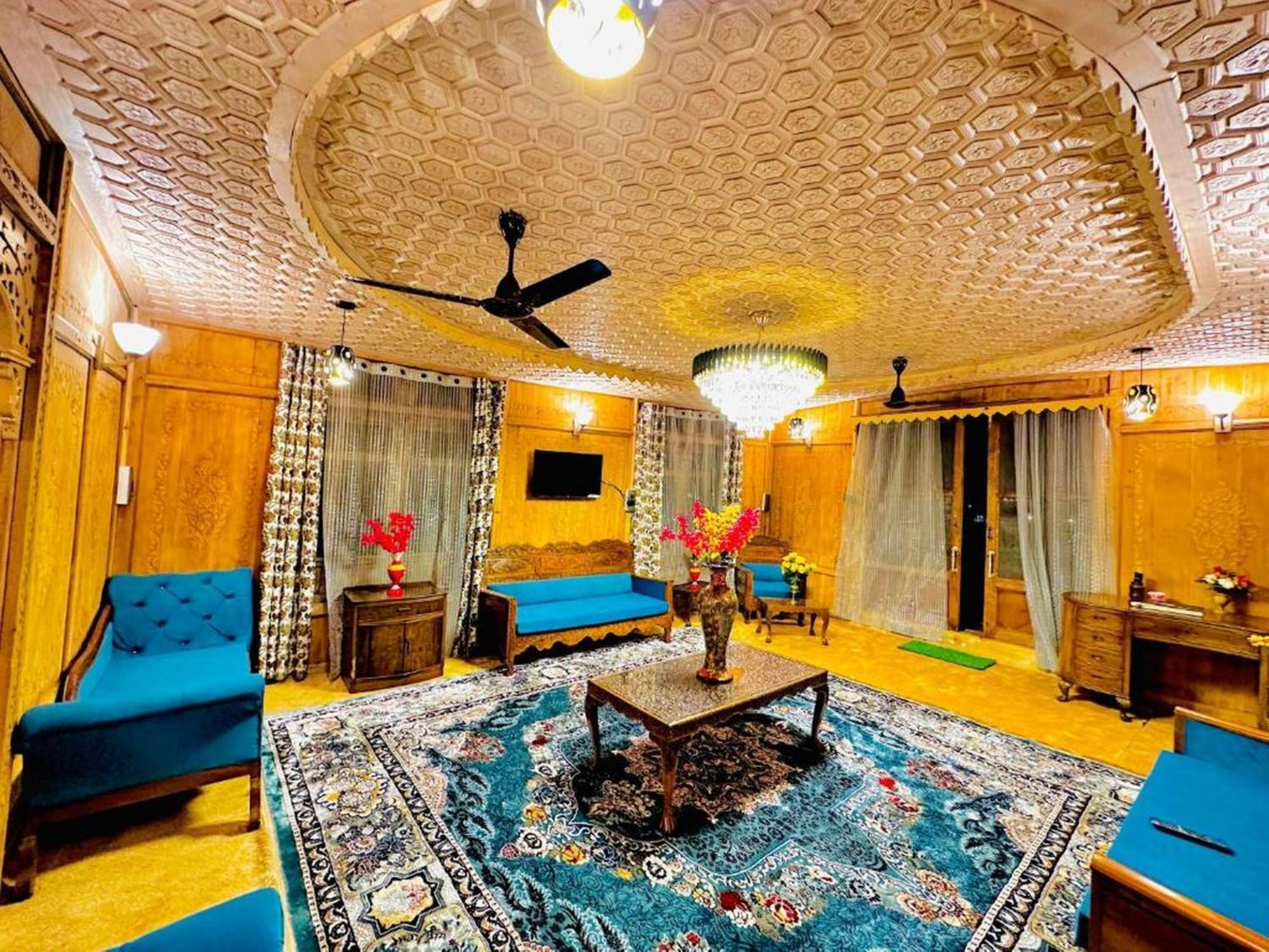 Floating Luxury Group Of Houseboats Hotel Srīnagar Exterior foto